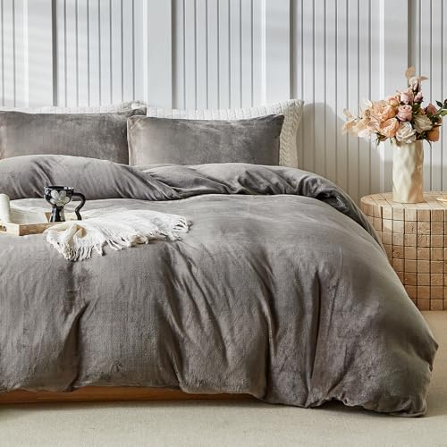 Image of WARMDERN Khaki Velvet Duvet Cover Set Oversized King Plus, Luxury Milk Velvet Bedding Duvet Cover with Zipper Closure, 3pcs Ultra Soft Duvet Covers for All Seasons, 128 inch x 120 inch, Khaki