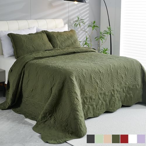 Image of EVENHUG Oversized King Quilt California King Size Lightweight Bedding Set Reversible Bedspread Coverlets for All Seasons 3 Piece (Olive Green 120 inchx128 inch)