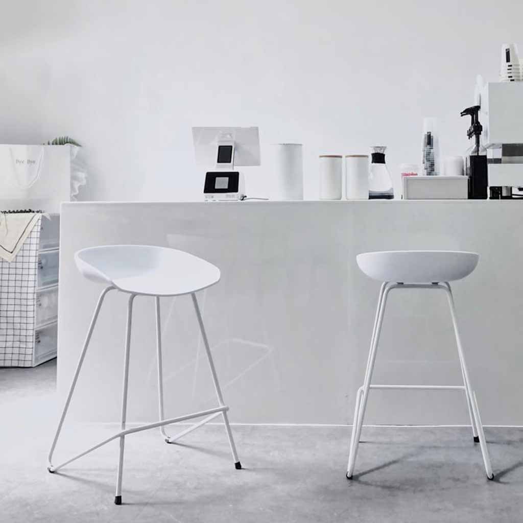 モダンなホワイトバースツール Amazon｜バースツールカウンターチェアキッチンメタルブレックファスト