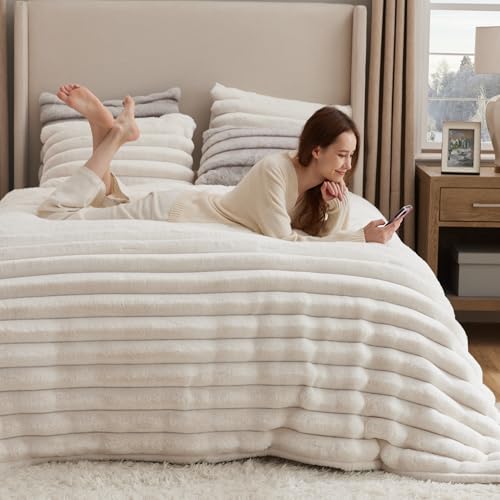Image of Bedsure Faux Fur Queen Comforter Set - Coconut White Fluffy Comforter Queen Size, Soft and Cozy Shaggy Bedding Comforter Sets, Winter Warm Luxury Fuzzy Bed Set, 1 Comforter and 2 Pillowcases