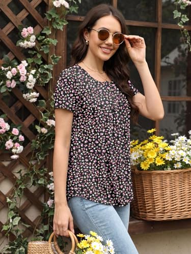Image of Womens Summer Pajama Sets 2 Piece Short Sleeve Top and Capri Pants Plus Size Ladies Lounge Pjs Sets with Pockets