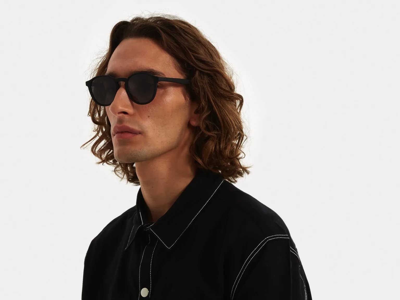 KOMONO Liam Lunettes de soleil unisexes Ovales en Bio-Nylon pour homme et femme avec protection UV et verres résistants aux rayures