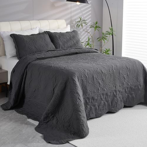 Image of EVENHUG Oversized King Quilt California King Size Lightweight Bedding Set Reversible Bedspread Coverlets for All Seasons 3 Piece (Dark Grey 120 inchx128 inch)