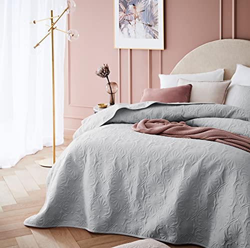 ROOM99 Leila Elegante Tagesdecke in Hellgrau 170 x 210 cm Vielseitige Wohndecke als Bettüberwurf oder Sofaüberwurf Überwurfdecke für Bett… – Ansicht 5