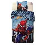 Plongez votre enfant dans l'univers dynamique de Marvel avec cette fantastique parure de lit Spiderman en 100% coton. Apportez une touche héroïque et pleine d'action à sa chambre avec cet ensemble spectaculaire qui comprend :