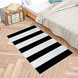 Diseño moderno: un hermoso estampado clásico de rayas blancas y negras es un estampado clásico para cualquier cabaña rústica o lo suficientemente moderno para un desván chic y también es adecuado para la habitación de un niño.