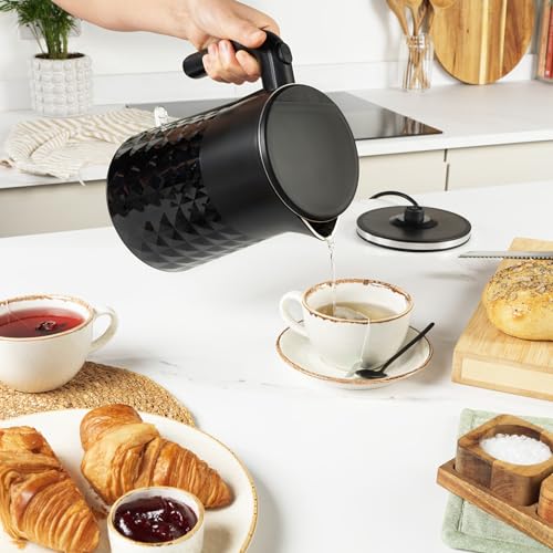 Salter Diamond Kettle and Toaster Set – 3kW Fast Boil Kettle with Cool Touch Body, Swivel Base, Diamond Design, 2-Slice Toaster with Wide Toasting Slots, High Lift, Removable Crumb Tray COMBO-9356.
