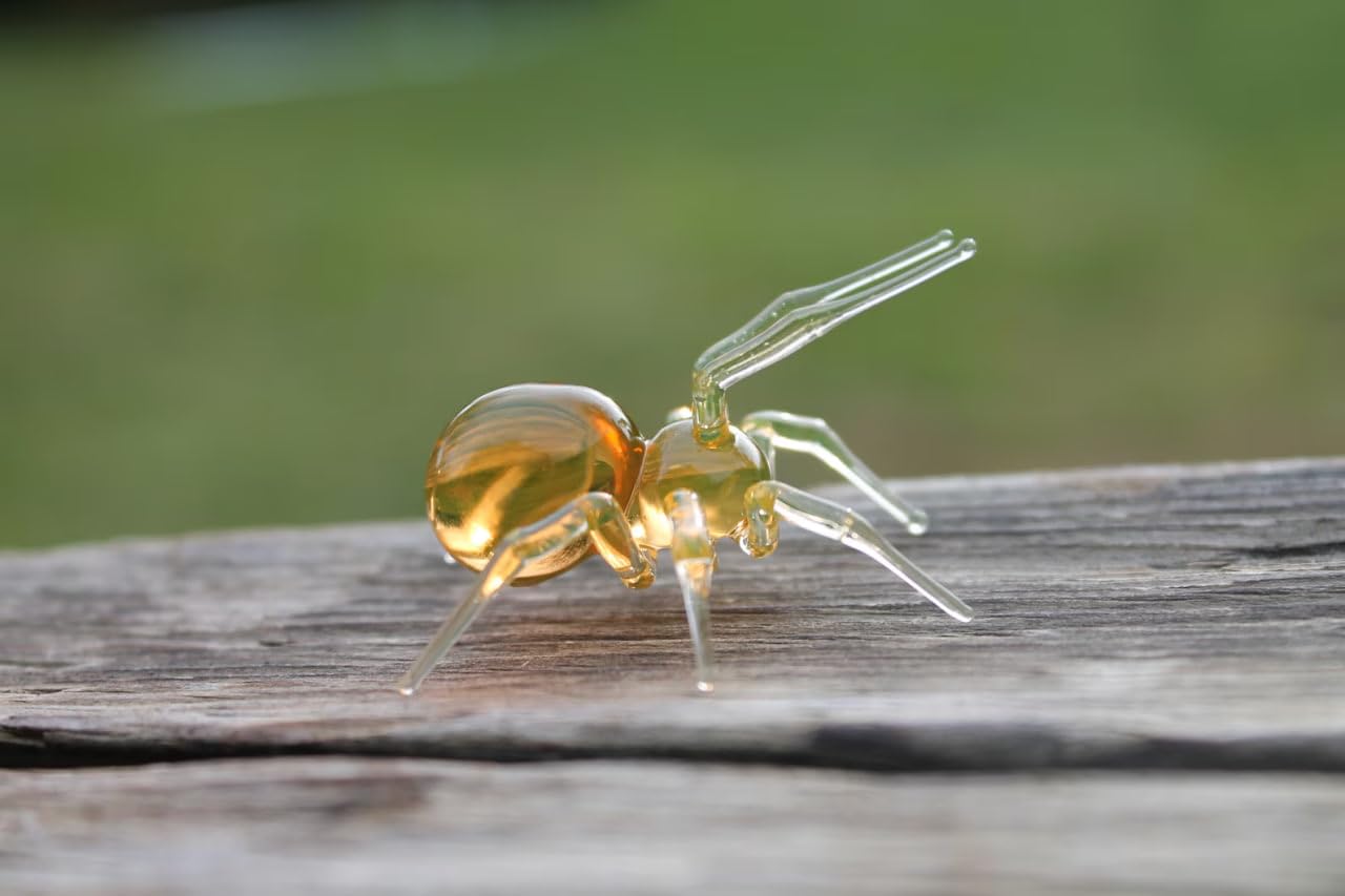 Gift Glass Spider Uranium Glass Figurine Spider Glass UV Spider Glass Figurine