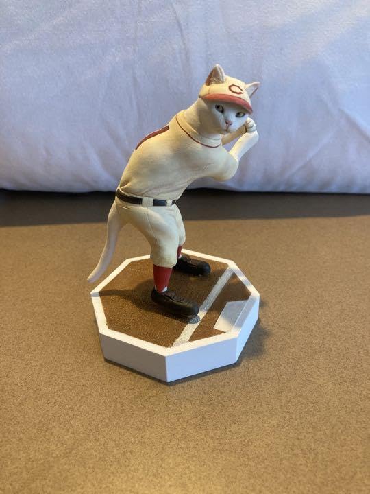 細山田匡宏　球とタマ　猫　猫の置物　アート作品② 細山田匡宏 球とタマ 猫 猫の置物 アート作品② 細山田匡宏 球とタマ