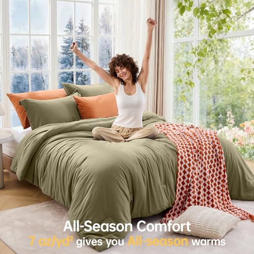Image of MUXHOMO Full Comforter Set, All Season Ultra Soft Down Alternative Bedding - 3 Piece Lightweight Bed Set Includes 1 Comforter (82 inchx86 inch) and 2 Pillow Shams (20 inchx26 inch), Olive Green