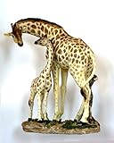 diese sehr realistisch,exquisite/wundervolle Giraffenfigur, ist ein toller Blickfang im gesamten Wohnbereich,im Garten, auf der Terrasse,oder auch eine ideale Geschenkidee,