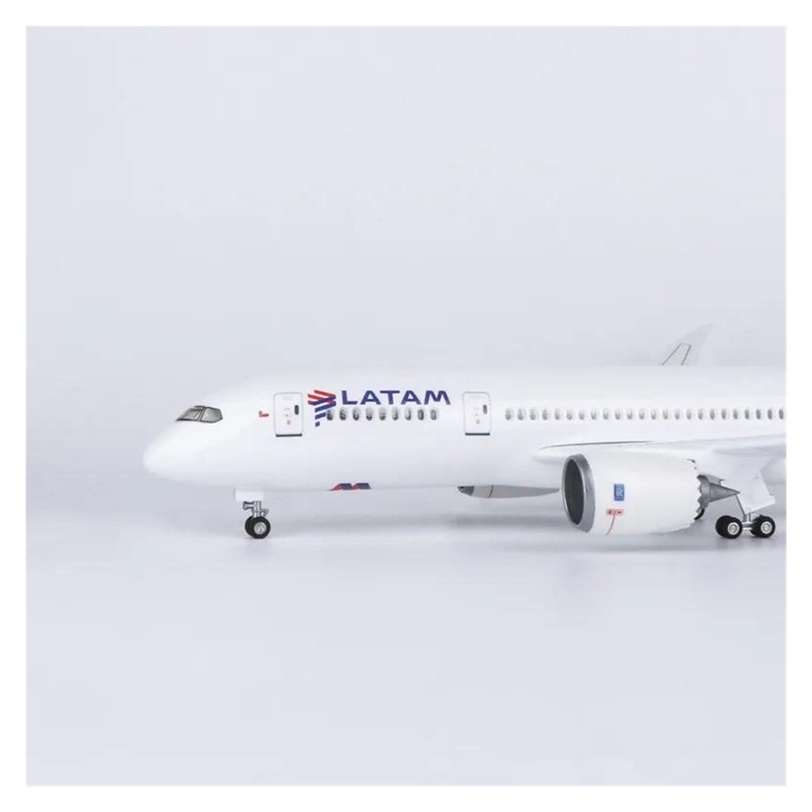 Amazon.co.jp: 航空機 47 センチメートル 1:150 スケールチリ LATAM