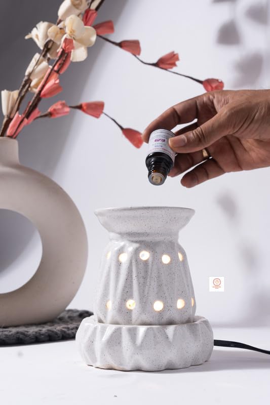 Image of New Zero Size Electric Aroma Burner with 10ml Sandalwood Aroma Oil for Living Room, Bedroom | Decoration Items -White Color