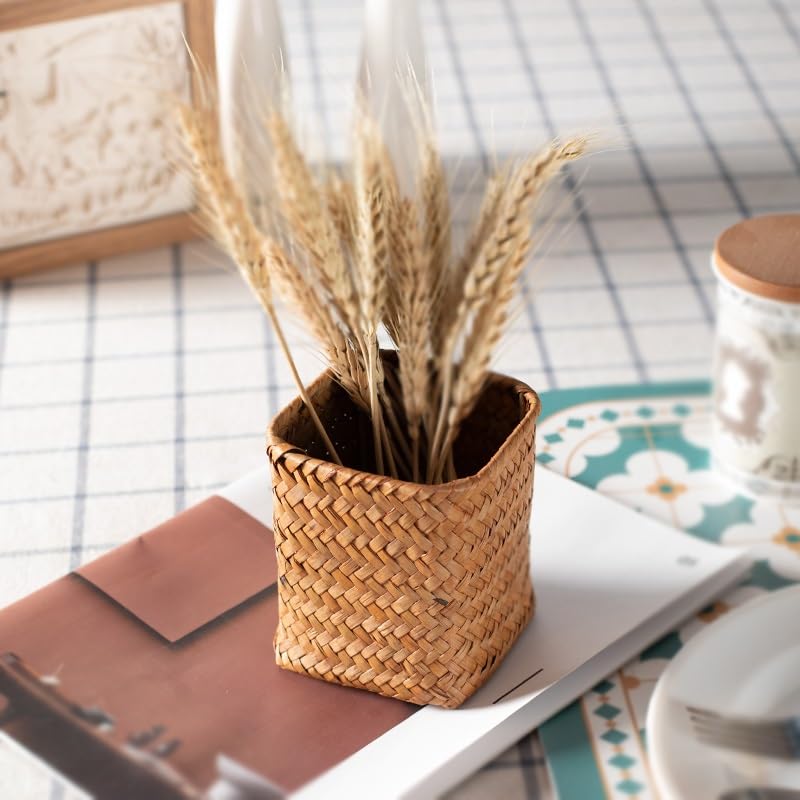 Télécommande et papeterie rangées dans ce porte-stylo tissé de bureau