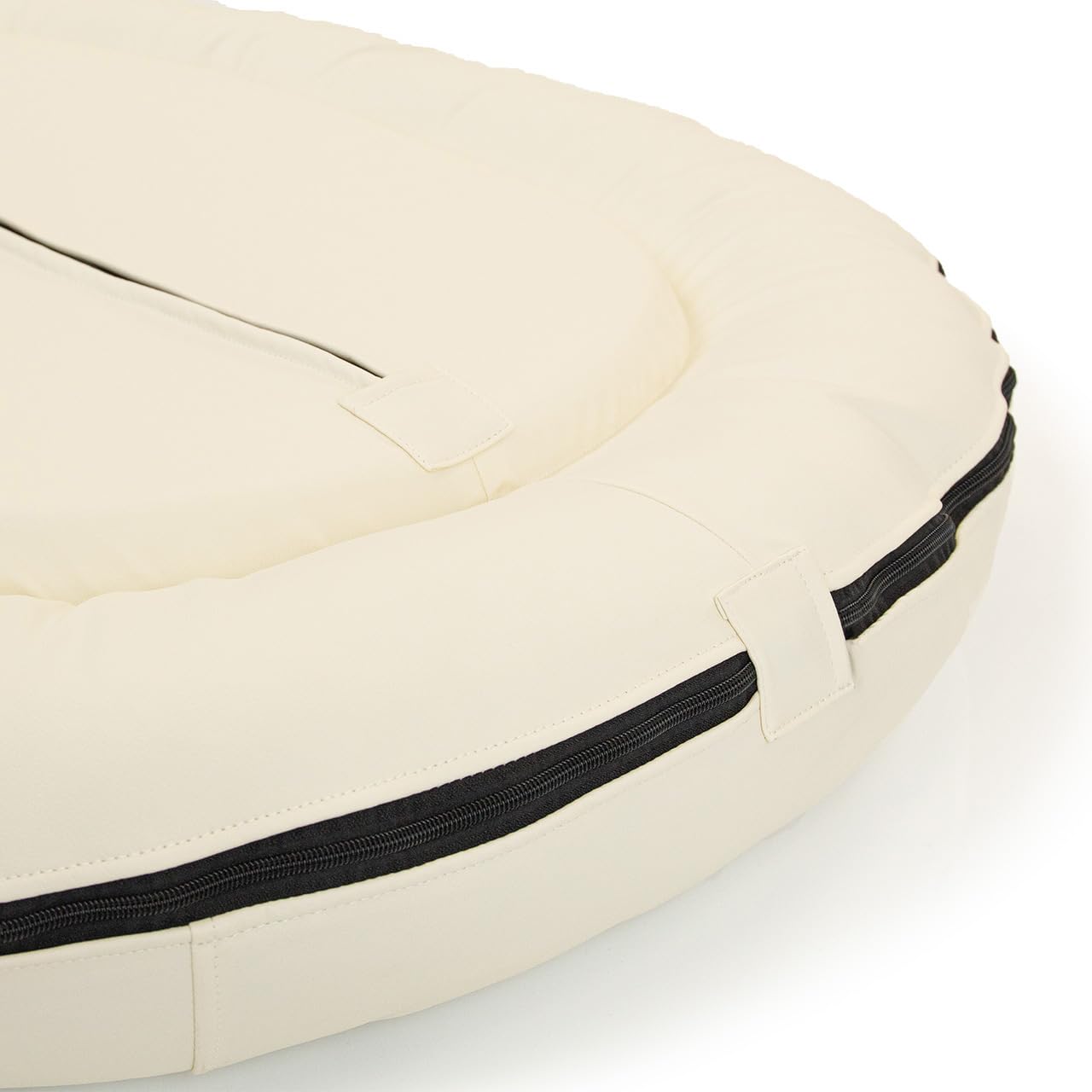 Wallace & Jones | Premium Hundebett Bolton Hundesofa 95x81 cm Hundecouch aus Kunstleder Hundebett für mittelgroße Hunde, verdeckter Zipper, waschbar, rutschfest, Creme-weiß