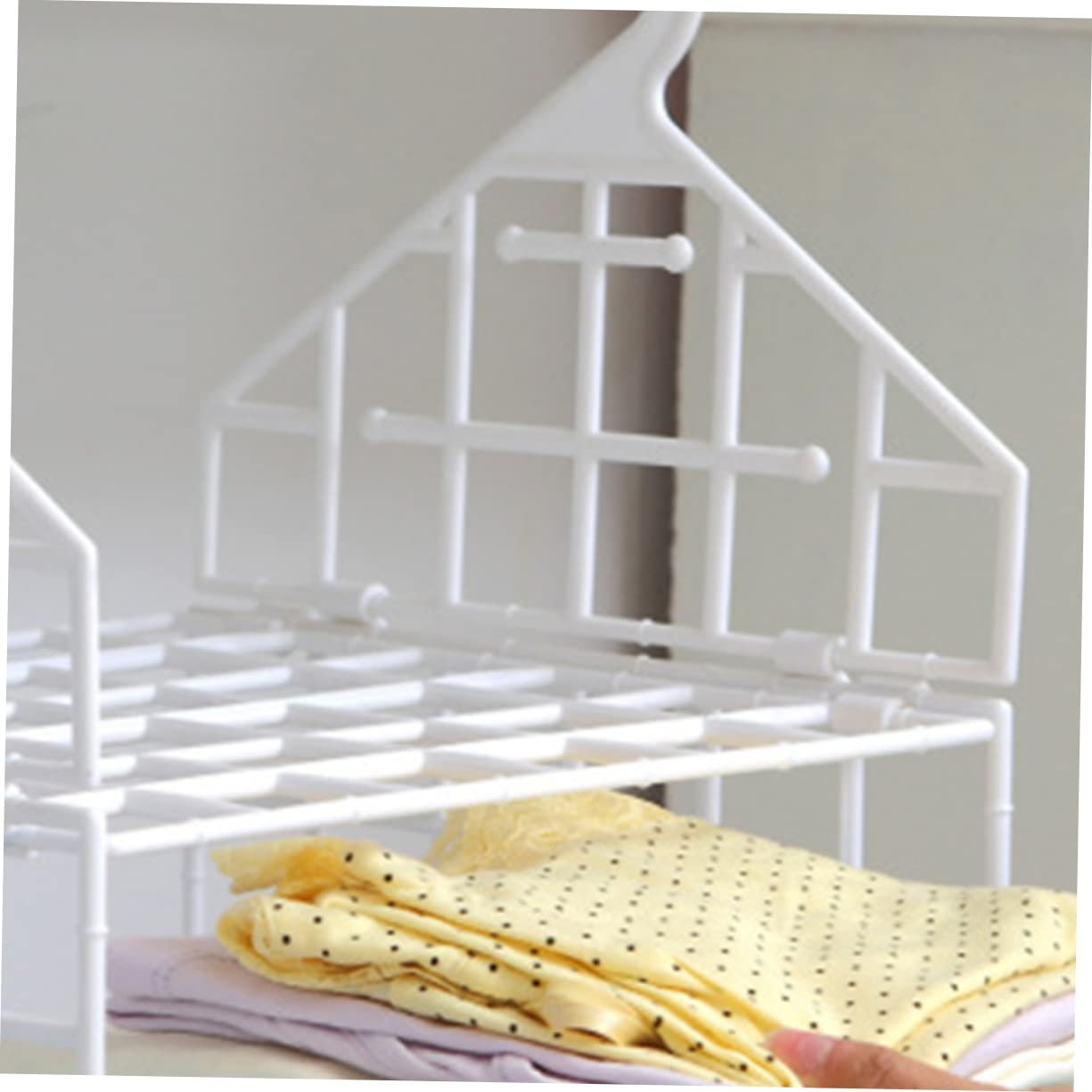 LABRIMP Organizer da Armadio Sospeso Pieghevole a Tre Grandi Strati in Pp | Bianco, Design Ventilato a Griglia Ampia Apertura, per Accessori e Cappelli