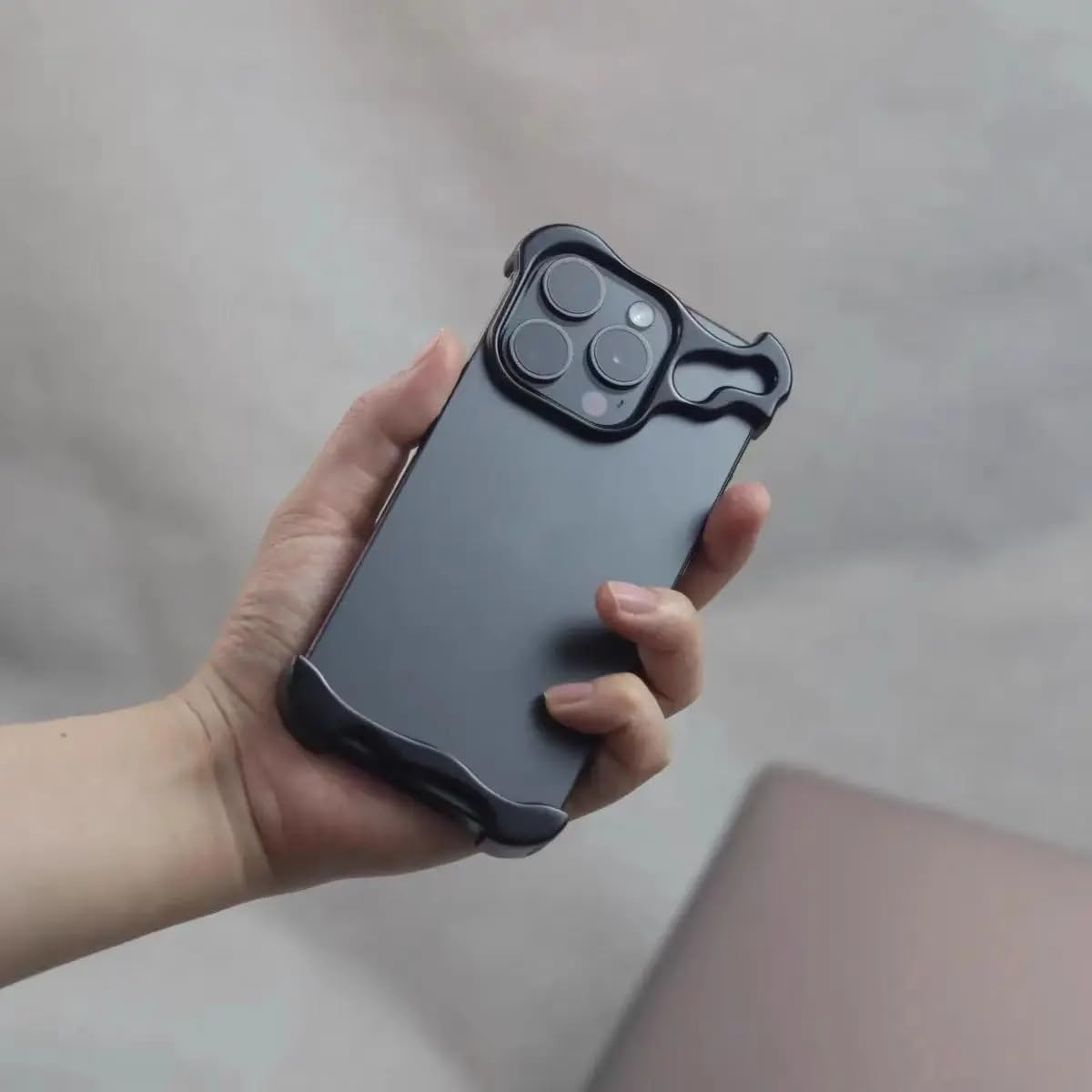 Elegante custodia per telefono con paraurti in metallo di alluminio ad arco per iPhone 16, 15, 14, 13 Pro Max, 16 Pro Plus, ultraleggera (per iPhone 13/viola)