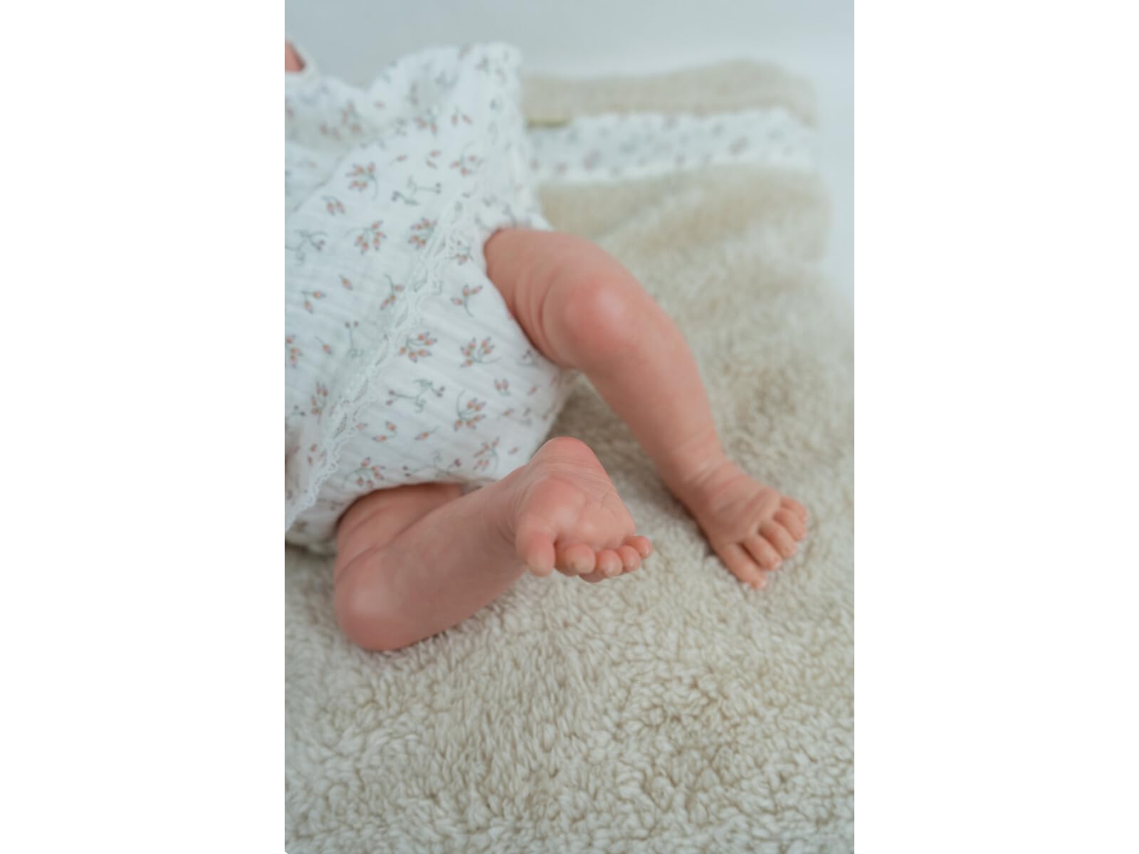 Baby Reborn Isabella 40 cm/poduszka