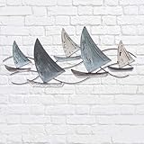 👁 Eyecatcher: Der Wandschmuck besteht aus Aluminium. Schlichtes aber trotzdem elegantes Design bringen diese Segelboote ⛵ zu dir nach Hause. Als wahrer Blickfang macht sich das Metallschild in deinem Eingangsbereich.