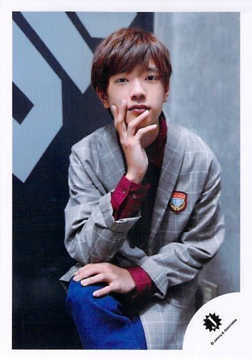 Amazon.co.jp: なにわ男子 高橋恭平 公式写真 写真 フォト Jロゴ Jr