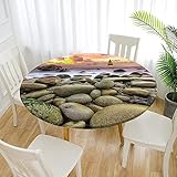 >>Nappe facile à nettoyer : Aucun lavage nécessaire. Essuyez simplement avec un chiffon humide et ajoutez un peu de savon/détergent si nécessaire. (Ne pas repasser. Si nécessaire, lavable en machine). Remarque : la nappe peut avoir des plis dus au pliage, ne vous inquiétez pas, ils disparaîtront après un certain temps.