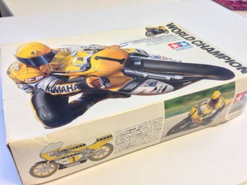 Amazon.co.jp: タミヤ1 / 12ケニーロバーツyzr500 ( 1 / 12