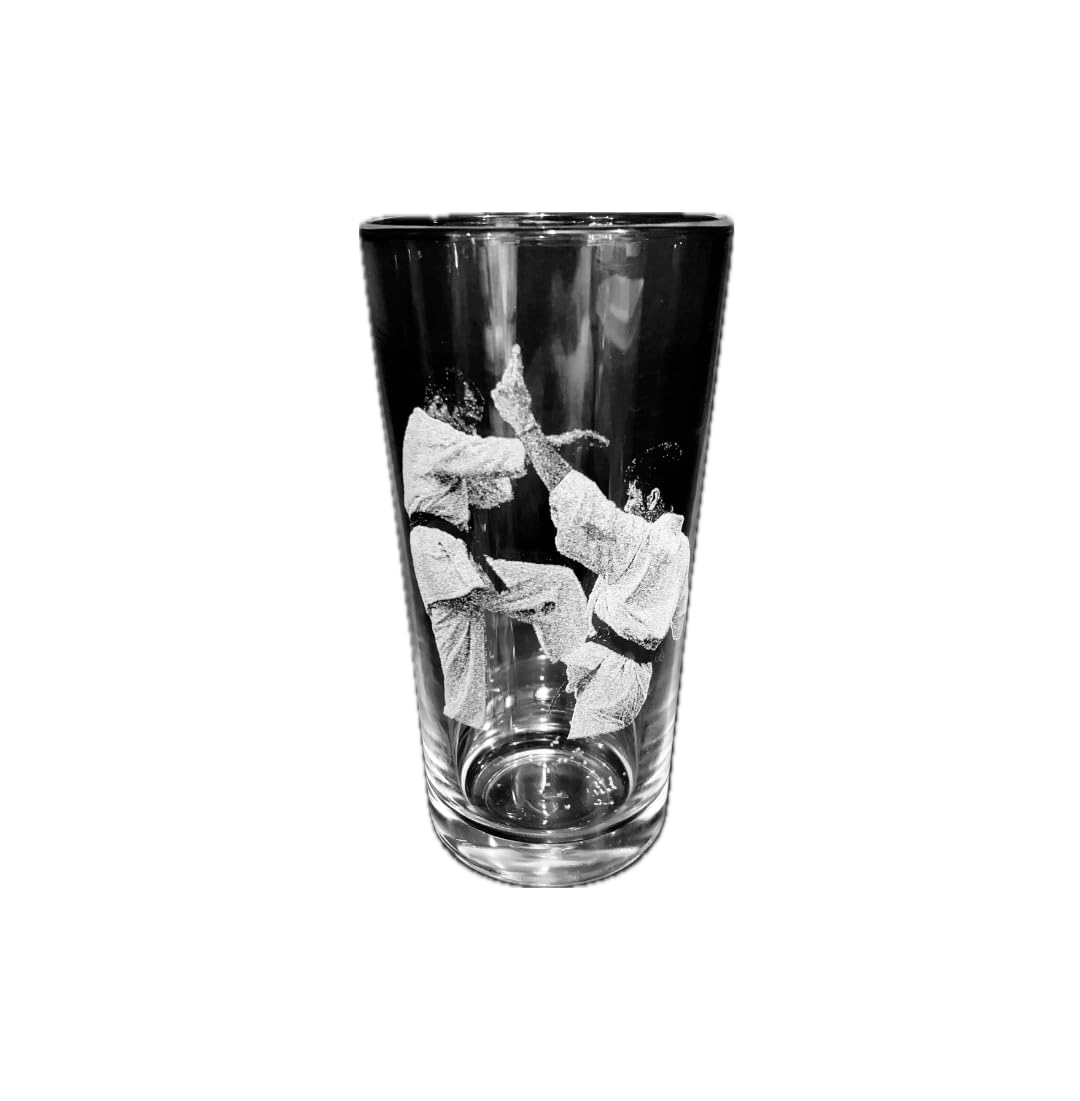 Sports & Hobbies Engraved Glass - Personalised Etched, Gift, Wine, Pint, Whiskey, Gin, Decanter, Cup, Tea, Shot, Christmas, Birthday, tankard Coffee, Mug, Beer, Set, vase, (Karate)