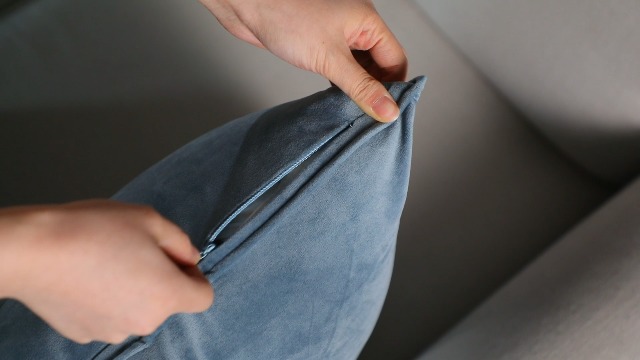 HomeCentric Samt Kissenbezug 40x40 Cm – Braun, Mit Verdecktem Reißverschluss, Handgefertigt