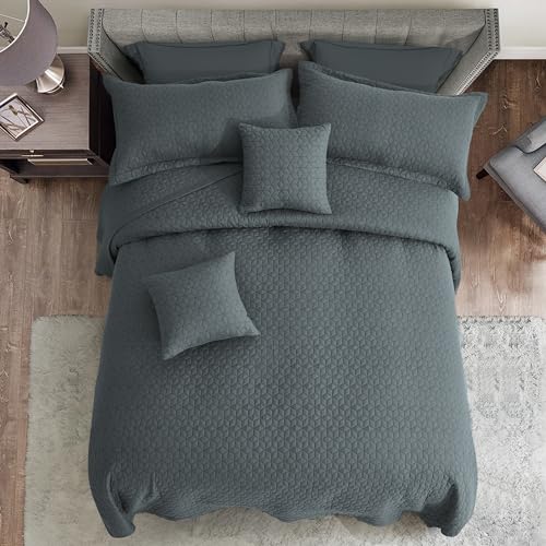 Image of Oversized King Bedspread 128x120 Extra Wide, Diamond Geometric Quilt Set King /Cal King, Lightweight Reversible Coverlet, Straight Edge - Soft Contemporary Look, 5 Piece, Silver Grey