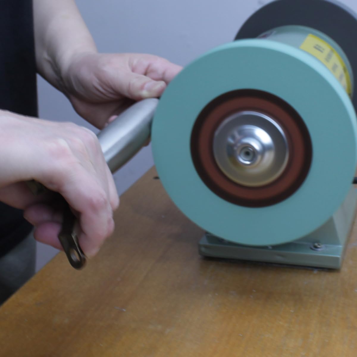 Elastic Polyurethane Buffing Wheels 8 Inch 2000 Grit. Silicon Carbide Abrasive.For Bench Grinding Wheel Polishing Machine. Mirror Polished Stainless Steel, Copper etc. 5/8 Inch Arbor