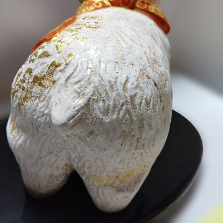 Amazon.co.jp: 干支 羊の置物 飾り台箱付き : ホーム＆キッチン