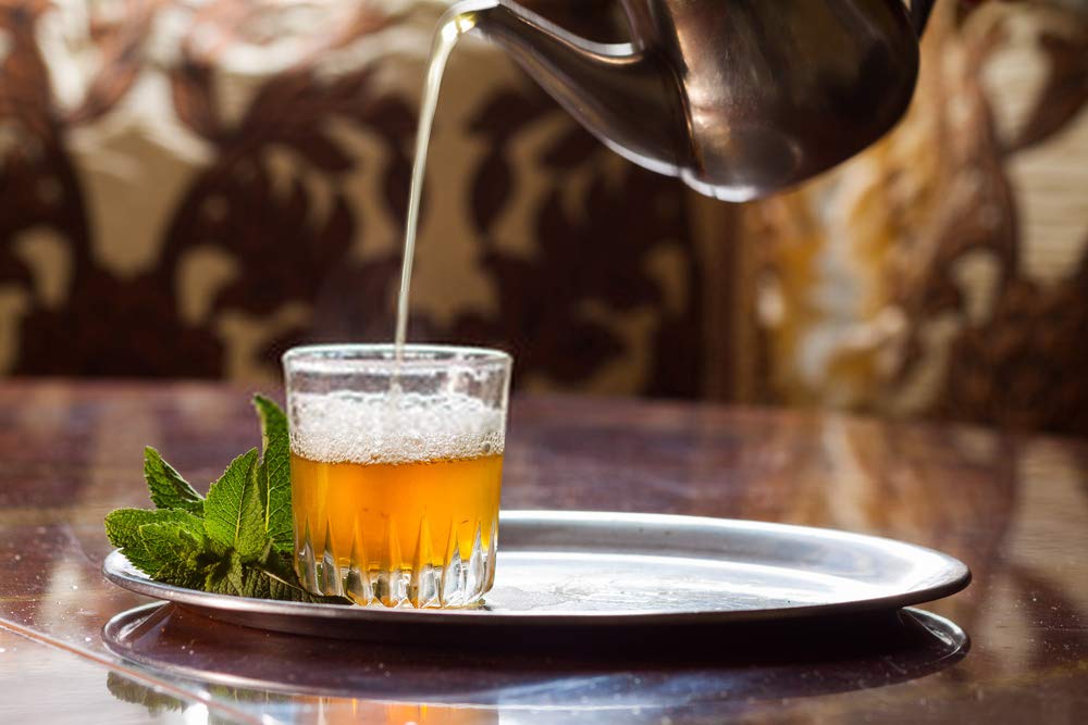 Orientalische Teekanne marokkanische arabisch mit Induktion - aus Edelstahl mit Deckel Teefilter Schnabel mit Griffe als Kaffekanne für alle Herdarten geeignet. (2,0 Liter)