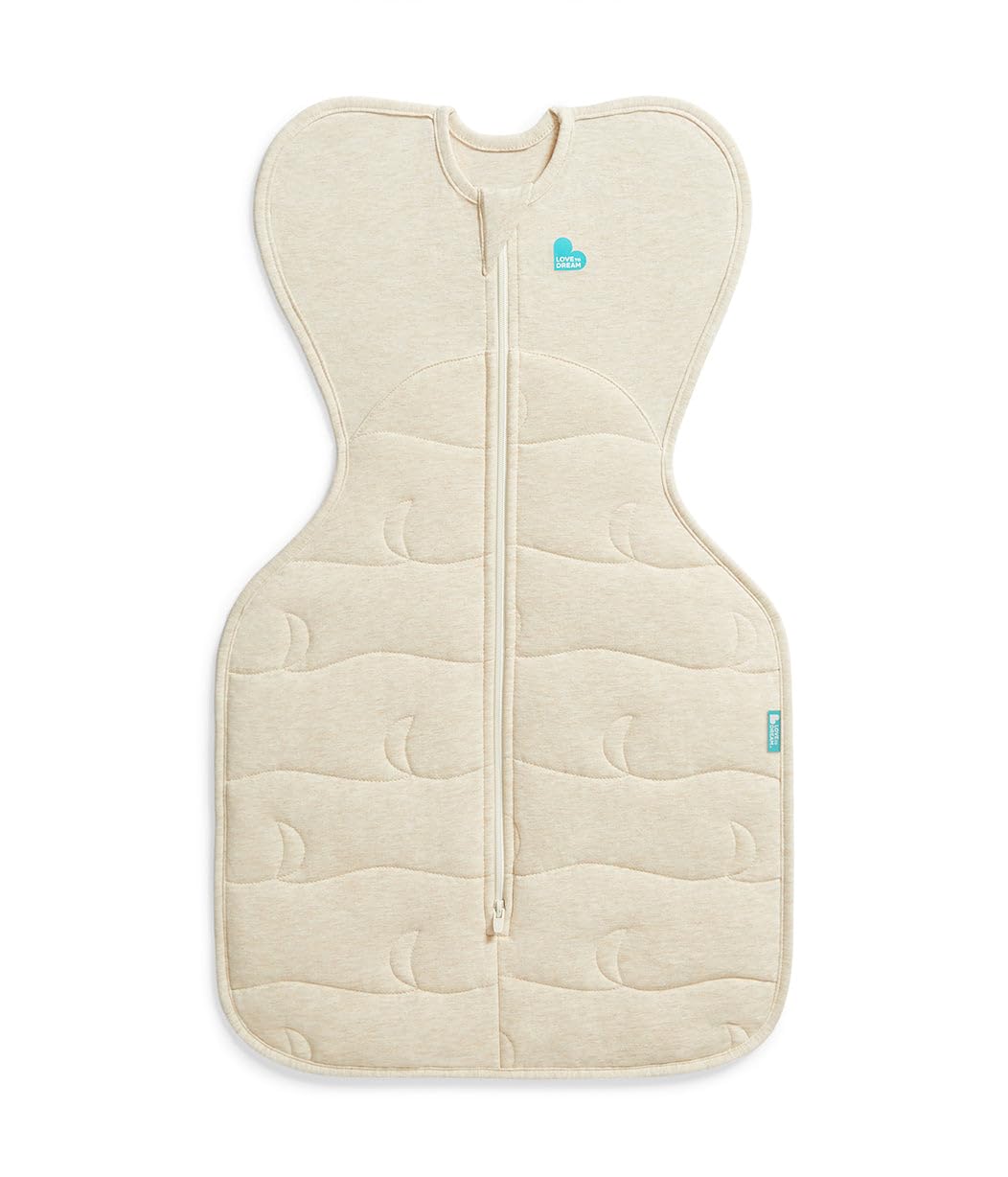 Love To Dream Swaddle UP, Neonato 2,2-3,8 kg - Avena | Vestibilità aderente, favorisce un sonno sano | 3,5 Tog per autunno e inverno (14–16°C) | Cotone trapuntato e doppia cerniera