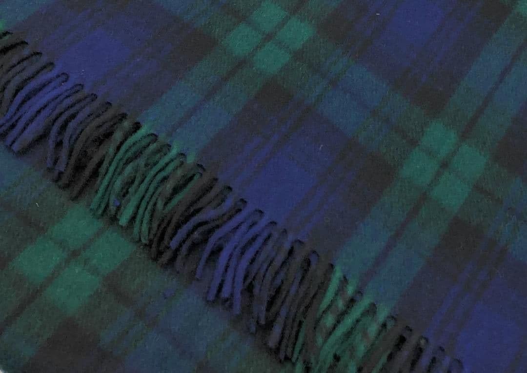 Couverture en Laine Douce à Carreaux Tartan - 185 x 77 cm - Motif Tartan écossais avec Franges - Couverture Chaude pour canapé, Voyage et Voiture pour la fête des mères ou Noël