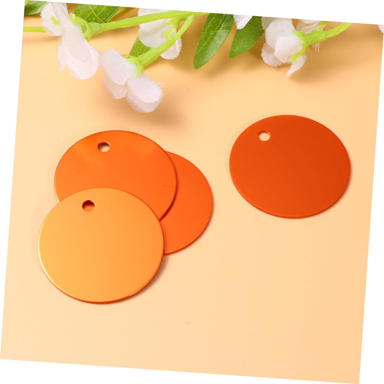 EXCEART 4 Sätze Gravierbare Hundemarken Gravierbare Marken Haustier-id-marke Hundemarken Stilvolle Orangefarbene Runde Haustieranhänger Aus Aluminiumlegierung Zugseil 25 Stück * 4