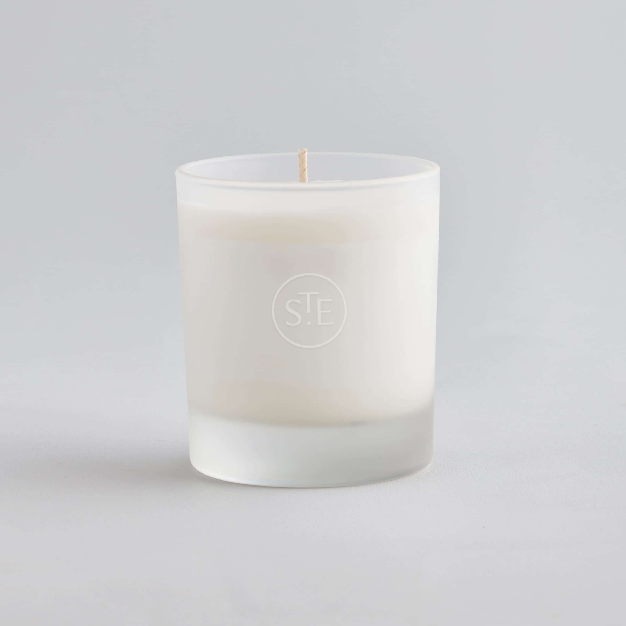St. Eval Bergamot & Nettle Glass Candle - Lamorna Collection - Natural Rapeseed Wax - Uplifting Blend of Herbal Bergamot and Fresh Nettle Leaves - Made in Cornwall