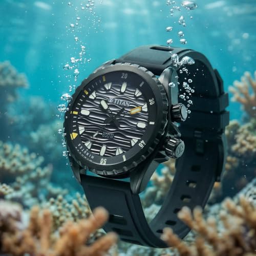 Image of Titan Zero Hour Diver's 200m Analog with Black Dial Black FKM Strap Watch for Men - 10068NP01