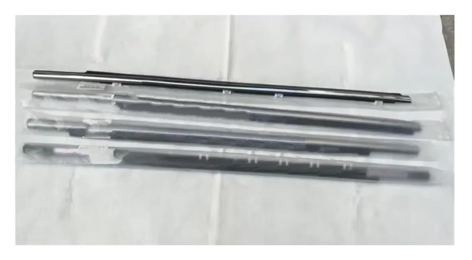 Iukmrt Chrome For Mitsubishi For Outlander For Cw4w For Cw5w For Cw6w Glass Outer Layering Car Door Weatherstrip Moulding Trim Window Seal Belt Car Door Seal Protector(Chrome)