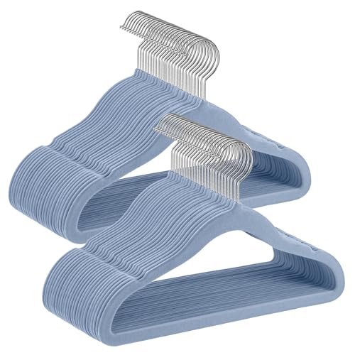 SONGMICS Kinderkleiderbügel, 50er Set Kleiderbügel Kinder, Baby-Kleiderbügel, Bügel Samt, 360° drehbarer Haken in Silber, platzsparend, rutschfest, für Kleiderschrank, blassblau CRF027Q05