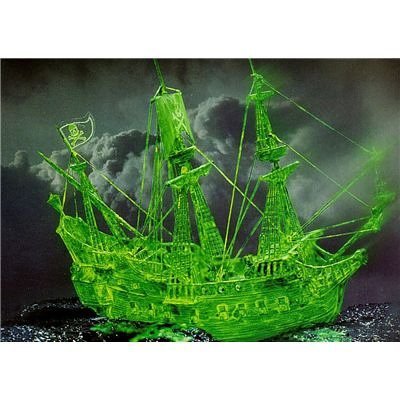 Preisvergleich Produktbild Revell 05433 - Modellbausatz Geisterschiff mit Nachtleuchtfarbe 1:72