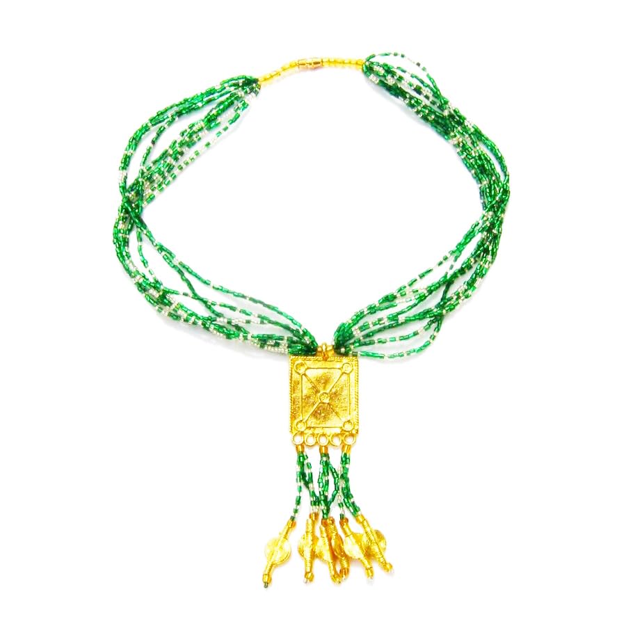 Collier africain Adzopé chic en perles vertes et pendentif artisanal fait main
