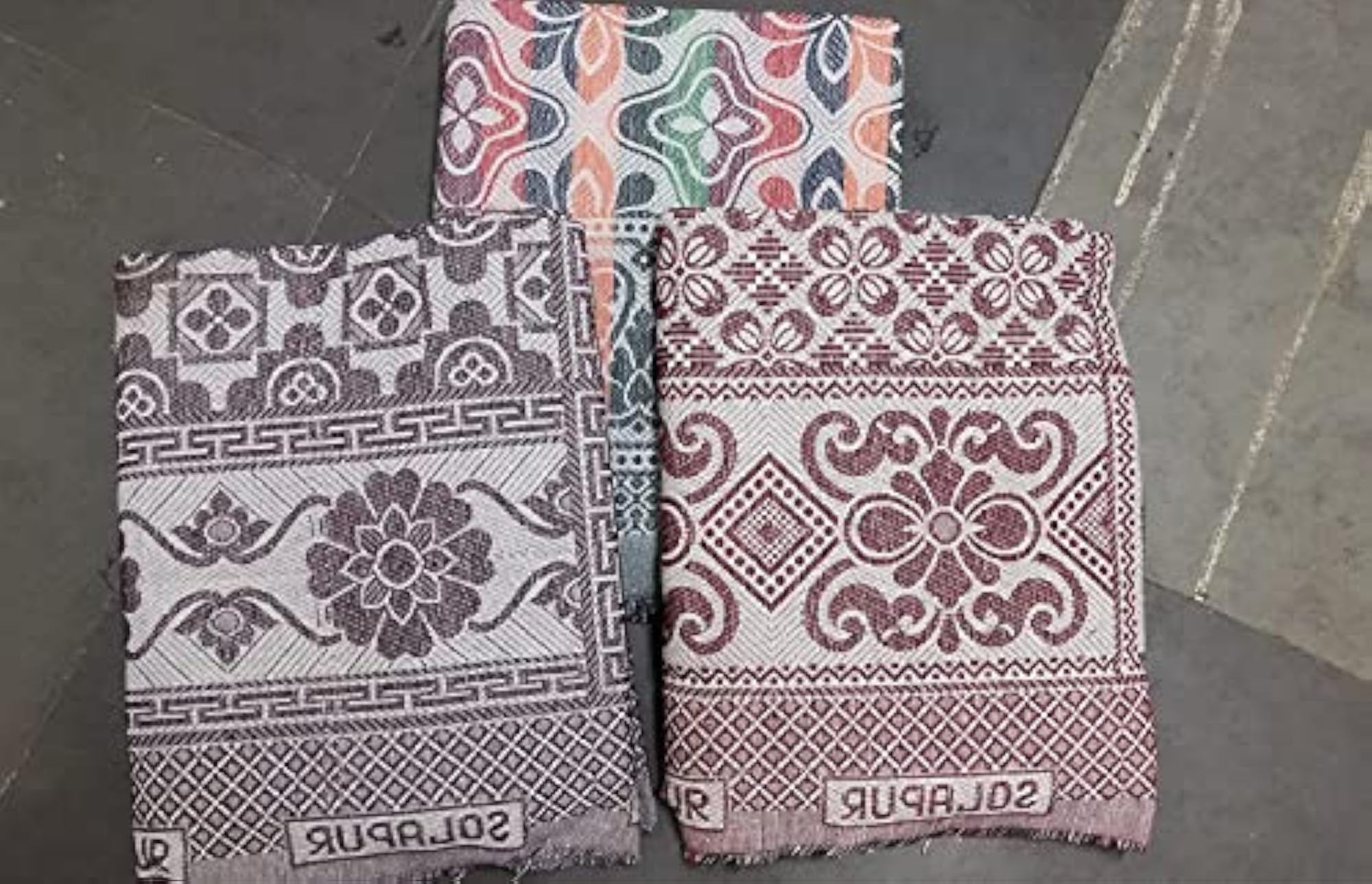Solapur Cotton Chaddar Blanket, Red Pack of 1