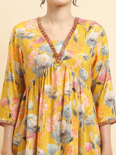 Image of Shree Women Liva (Rayon) White Floral Print Kurta