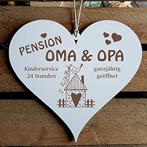 Schild Herz Spruch – Pension Oma & Opa ganzjährig geöffnet – Holzschild Türschild 13x12cm | Dekolando Home Accessoires