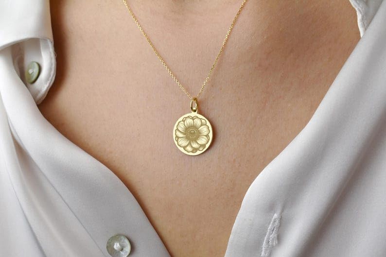 Collier pendentif anémone argent or, le cadeau de naissance idéal