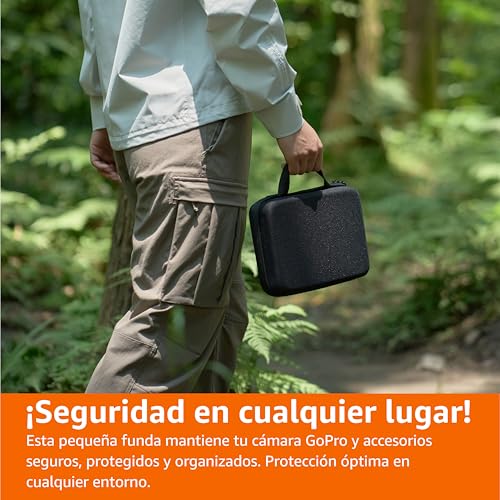 Amazon Basics Estuche de Protección Medio para GoPro y Cámaras de Acción con Espuma Interna, Portátil & Ligero, 22,9 x 17,8 x 6,4 cm, Negro, Sólido