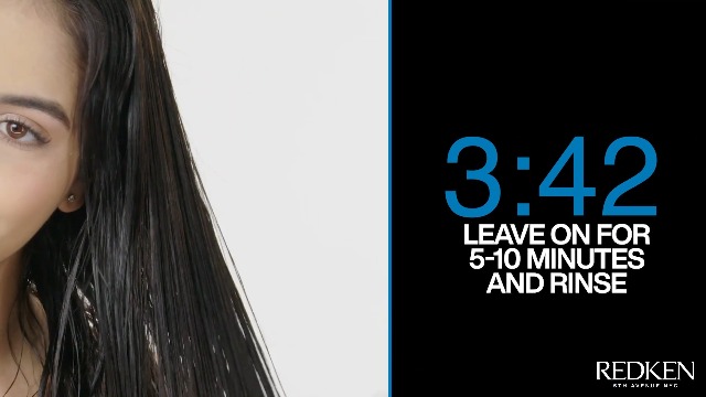Image of Redken Extreme Strength Builder Plus Anti-Breakage Mask, 250 ml | Professional Hair Mask with Protein and Anti-breakage treatment. Deeply repairs weak, dry, and damaged hair.