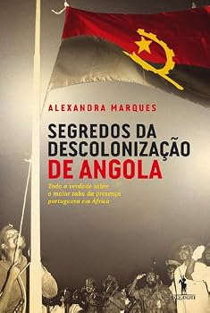 Paperback Segredos da Descolonização de Angola (Portuguese Edition) [Portuguese] Book
