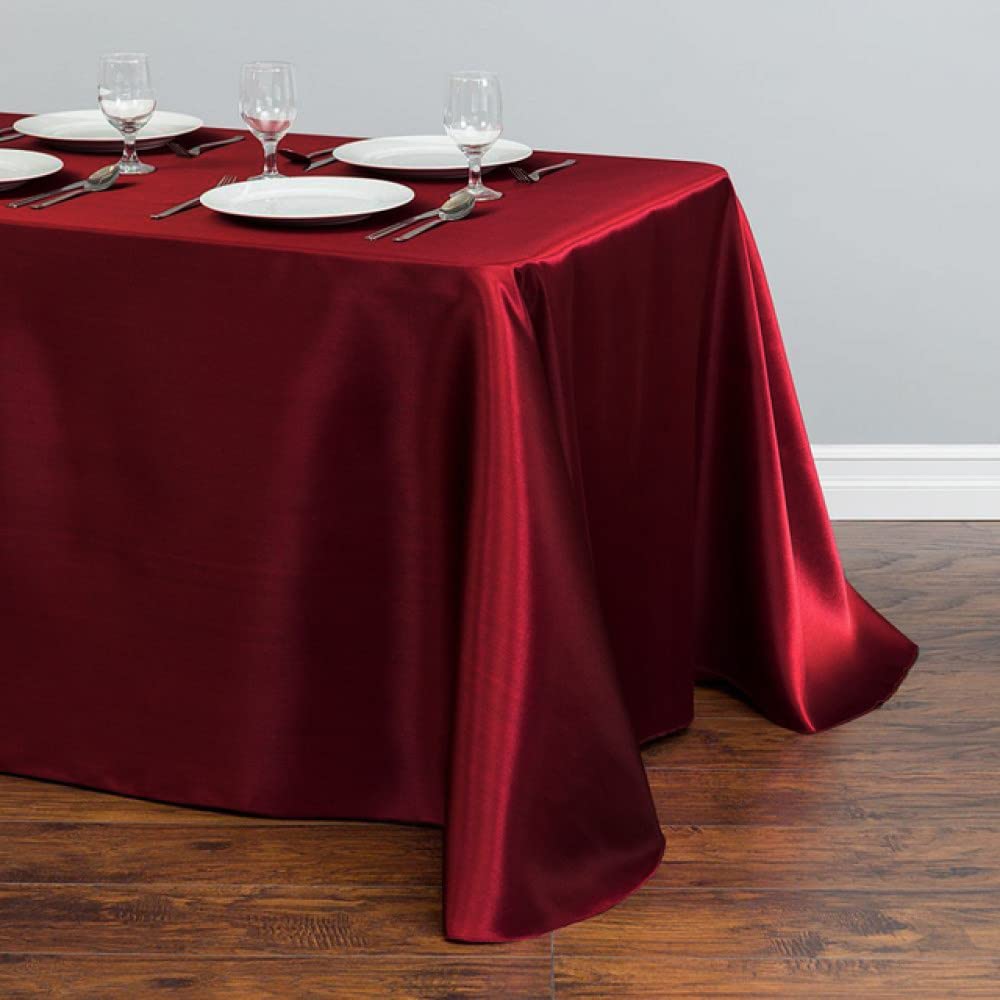Nappe rectangulaire bordeaux en satin pour décoration de table de mariage