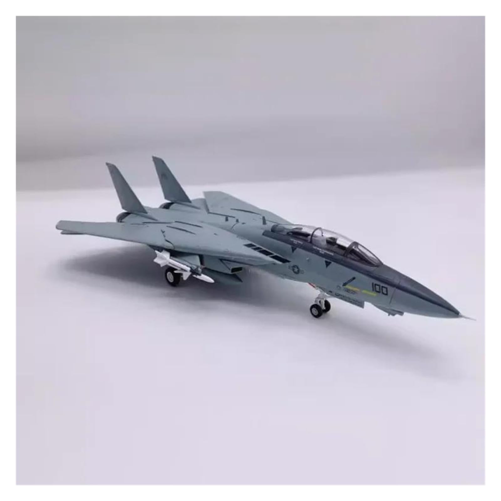 Must-have for collectors Odlewany metalowy samolot 1/72 dla myśliwca F-14B Model samolotu Dekoracja stołu dla entuzjastów lotnictwa do kolekcji i ekspozycji
